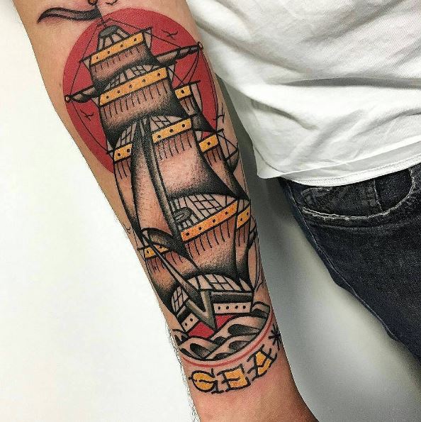 Beau design et idées de tatouages ​​de bateau