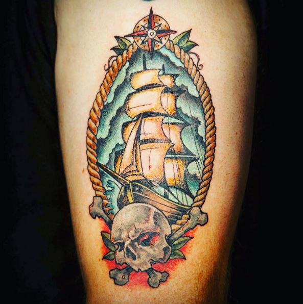 Conception et idées de tatouages ​​de couleur de bateau