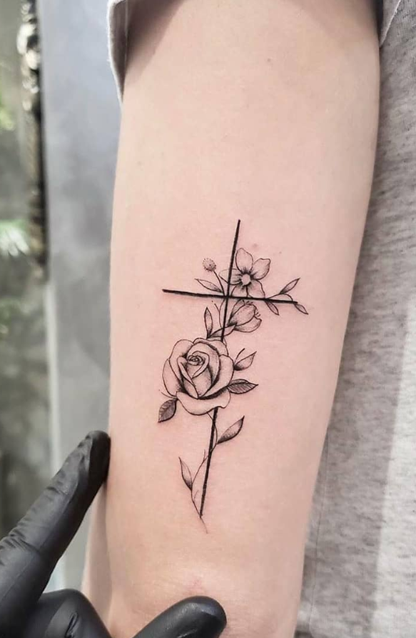 Red Rose Tattoos Designs (1)