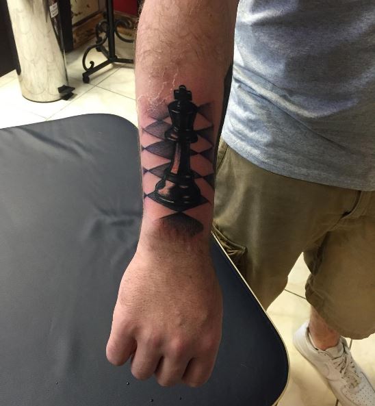 Šachový král tetování design na ruce