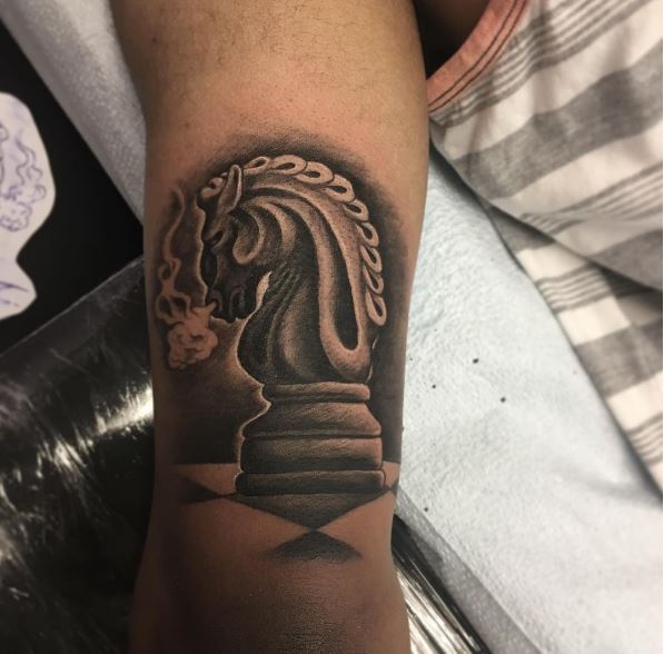 Šachové tetování rytíře Design na rukou