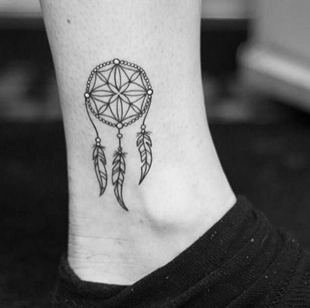 220+ Dreamcatcher Tattoos for Guys (2021) Designs With Names, Quotes ...