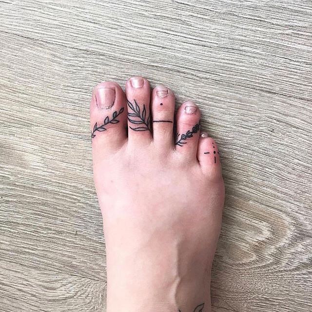 Knuckle Tattoos 136