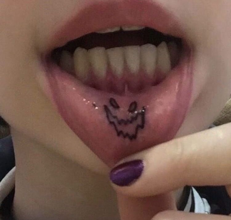 100+ Cool Inner Lip Tattoos Ideas (2021) Pain, Healing and Cost